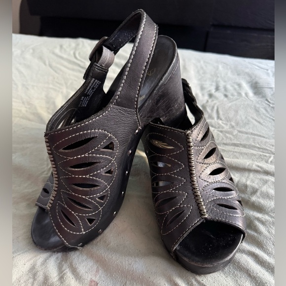 Dansko Rowena Leather Clog Sandals Black Studded Heels Size 38 - Picture 1 of 6